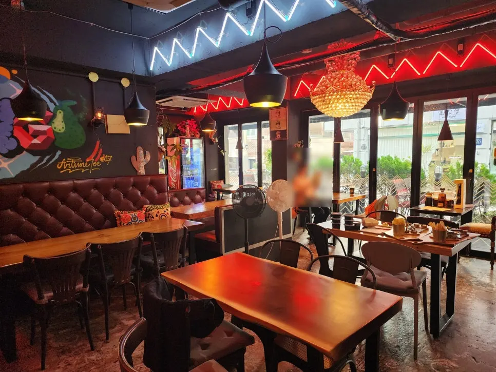 Dining hall atmosphere at Chilango, good for dates