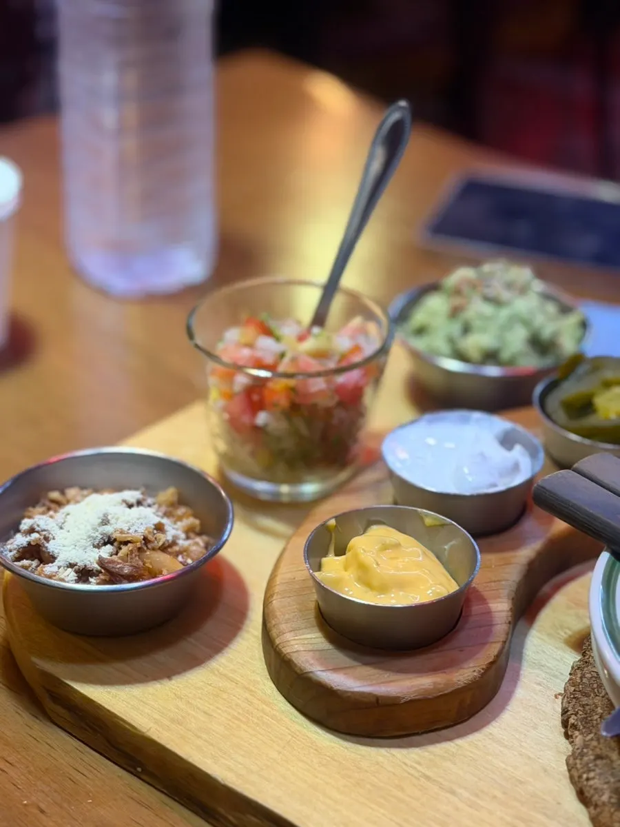 Guacamole, salsa, nachos and other sides