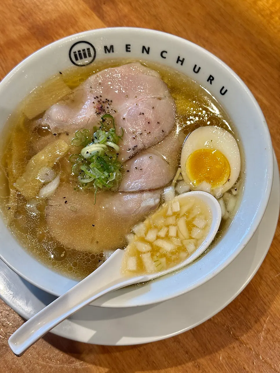 담백한 닭 육수 시오라멘
