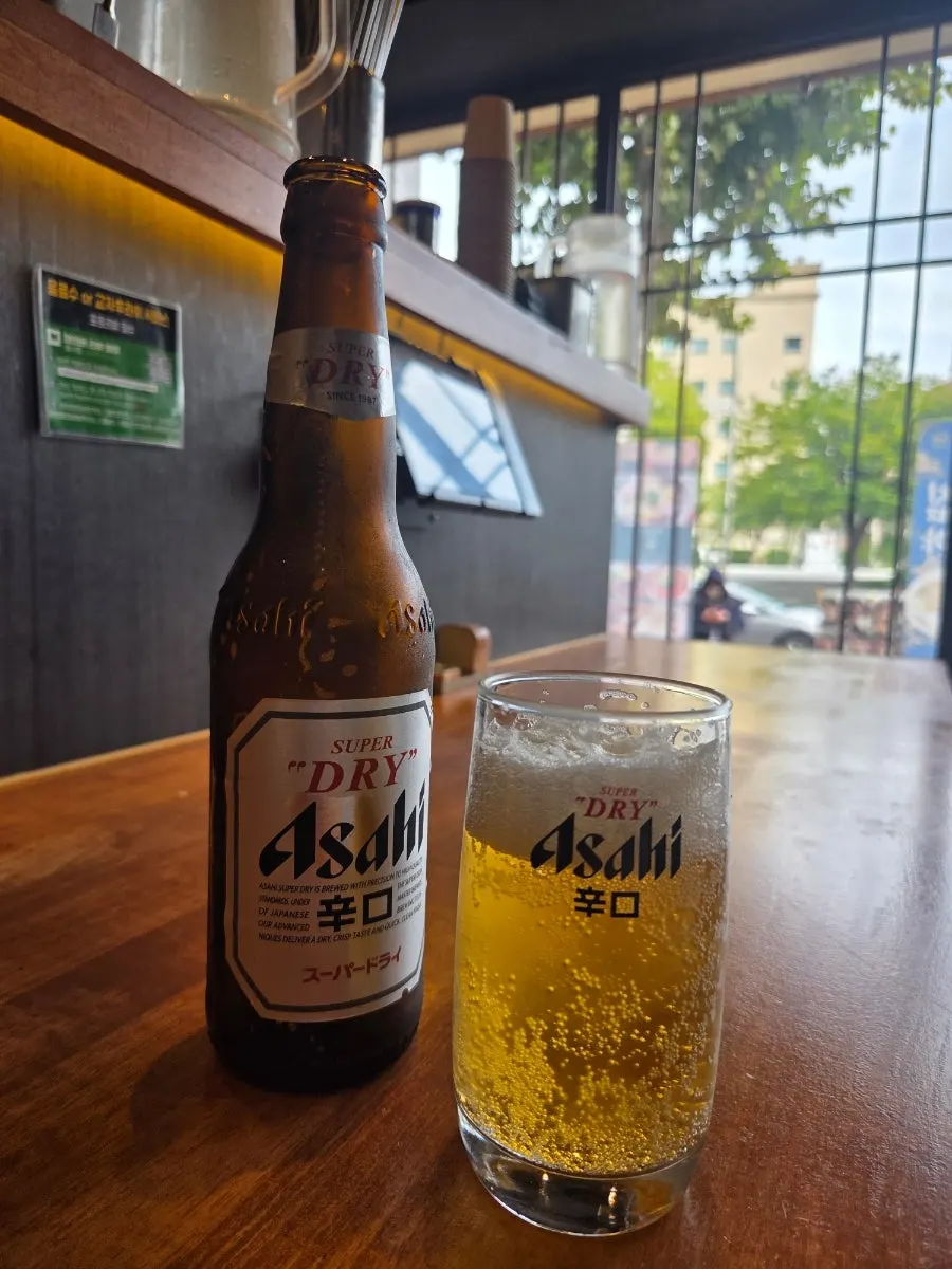 심야 맥주 할인 안내가 있는 매장