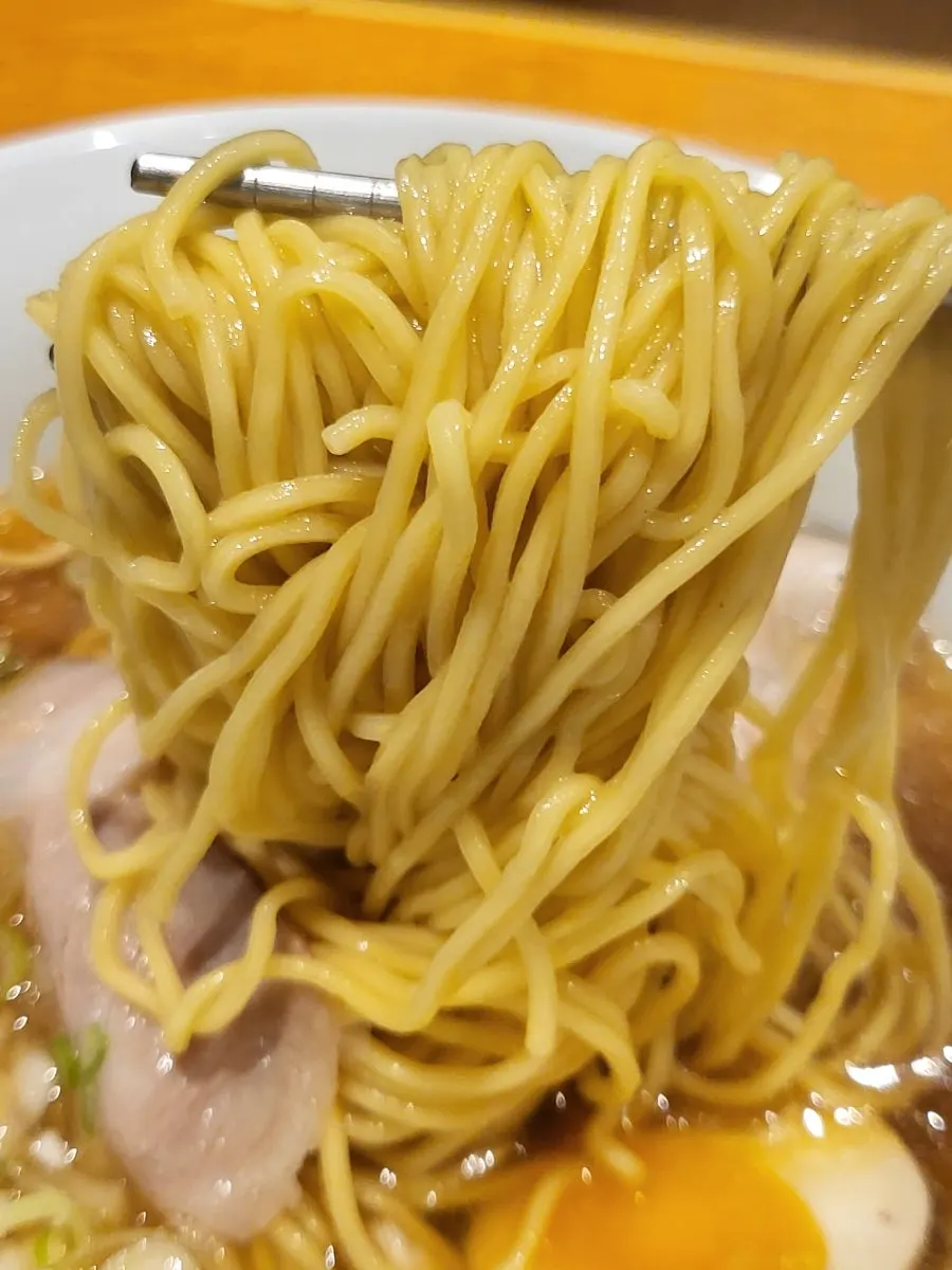 기본 쇼유라멘과 후추