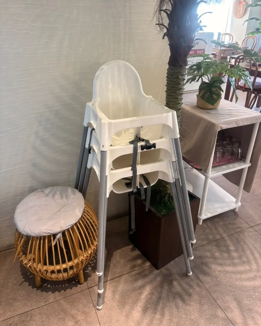 A baby chair for visiting with young children