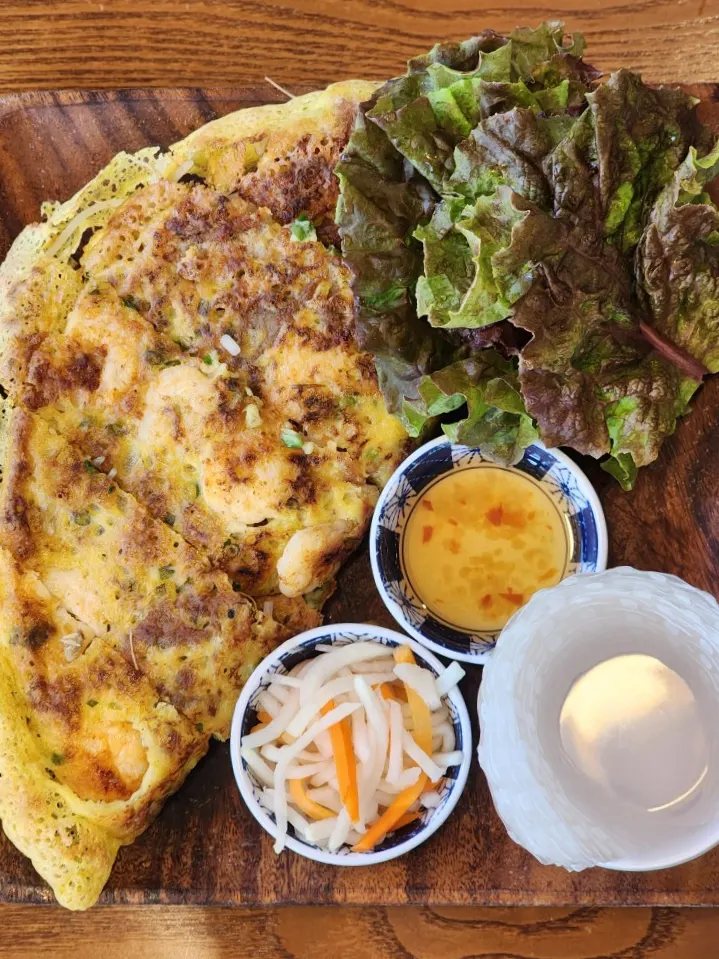 Pho served with chili sauce