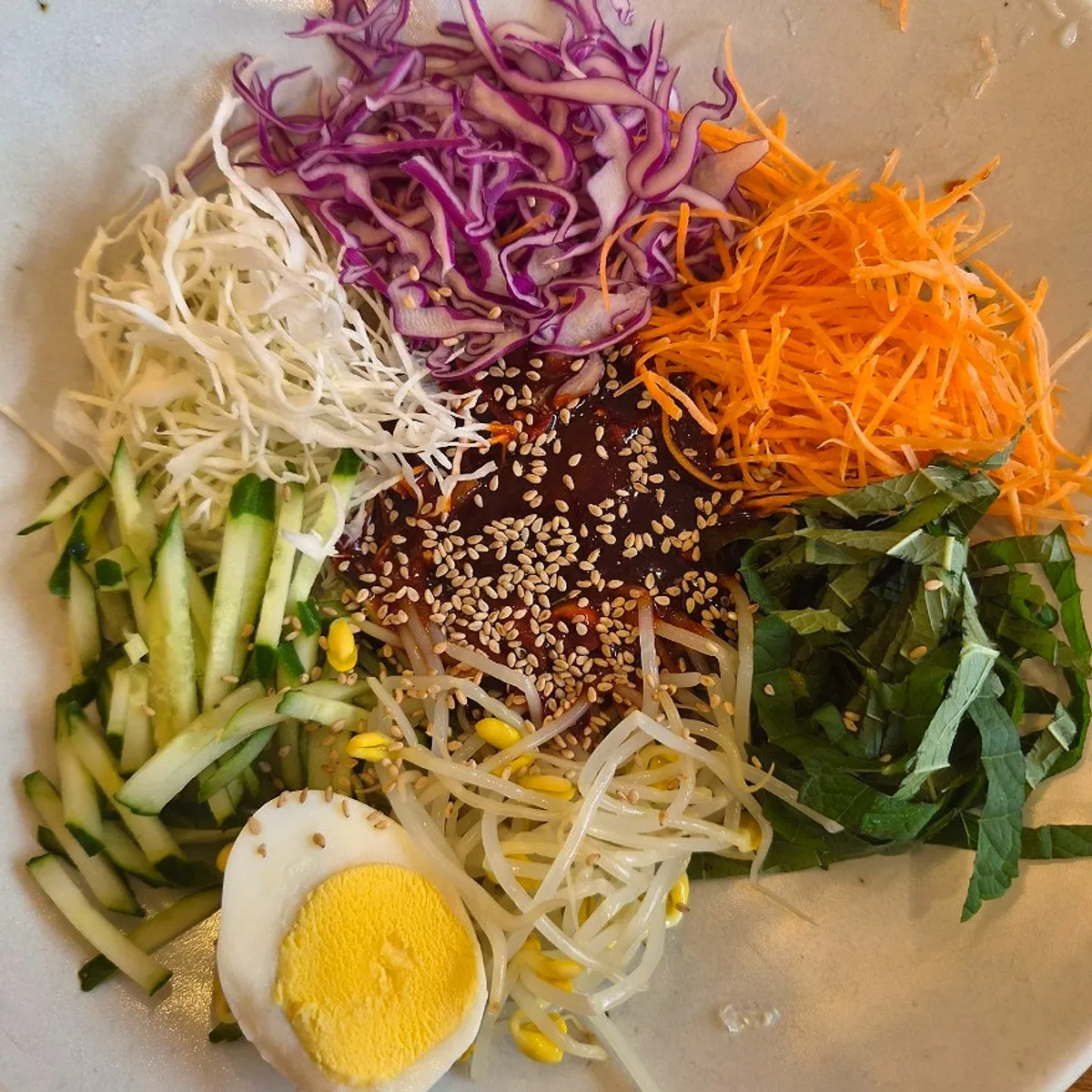 Representative photo of noodle dishes at Chilseong Jemyeonso Suji Main Branch