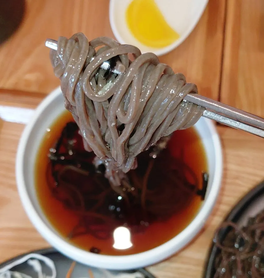 아쿠아돈까스 소바정식 상차림