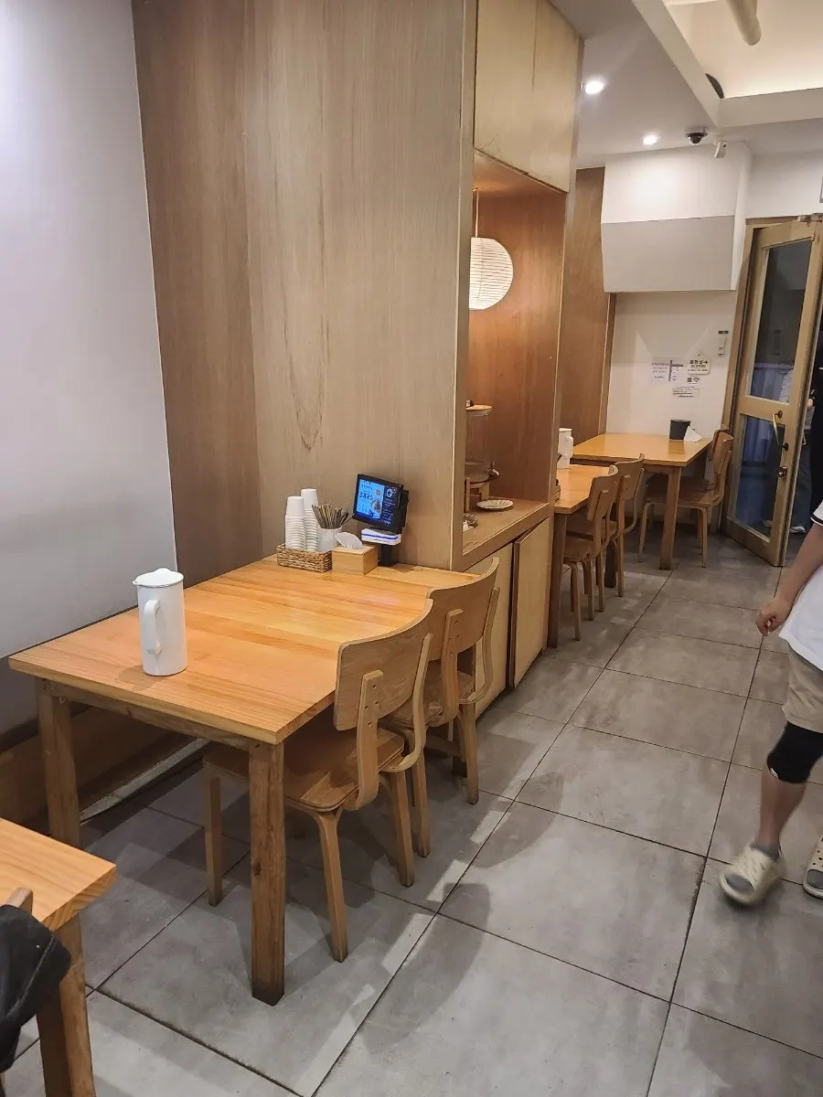 White-wood tone interior of Chilseong Jemyeonso Suji