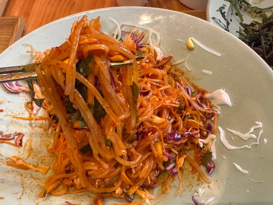 Chilseong bibim jjolmyeon with spicy-sour sauce