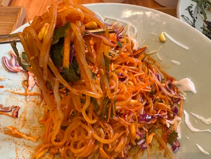 Close-up of the chewy noodles in Chilseong bibim jjolmyeon
