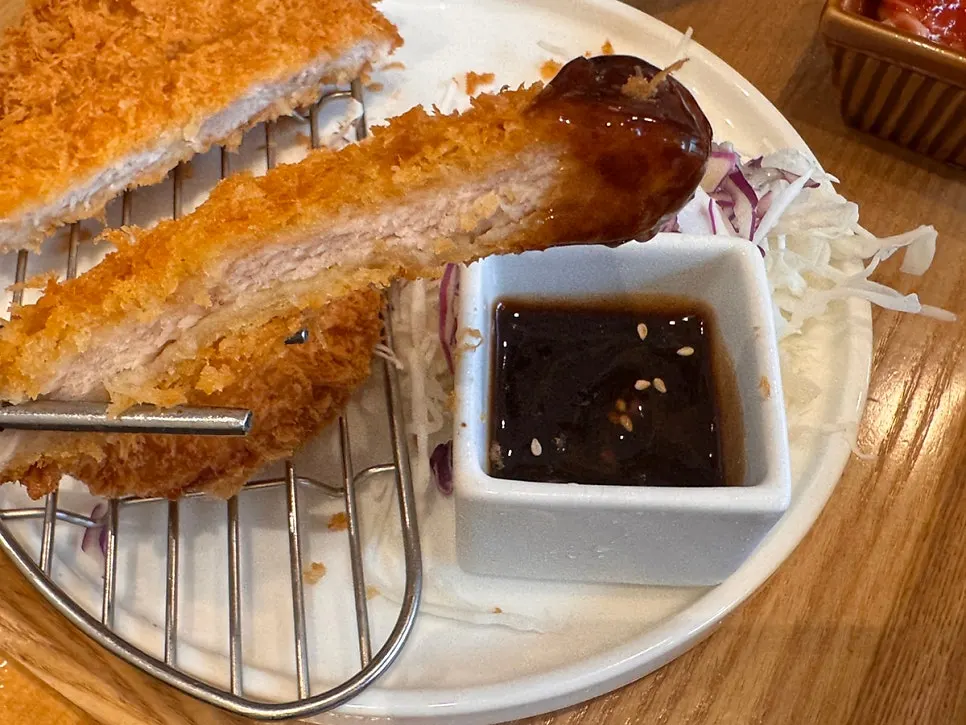 Crispy fried pork cutlet