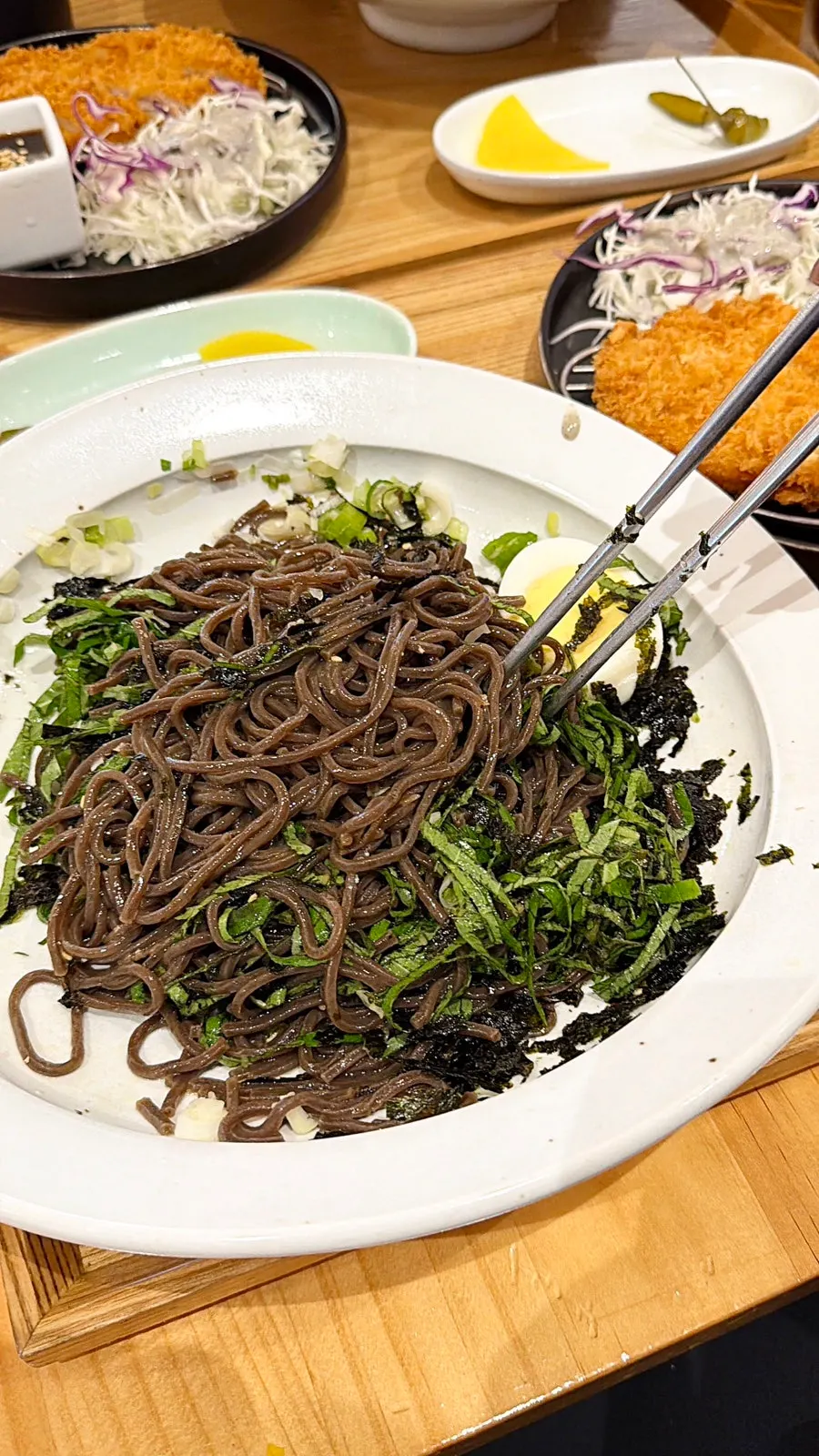 김가루 올라간 들기름 메밀면 클로즈업