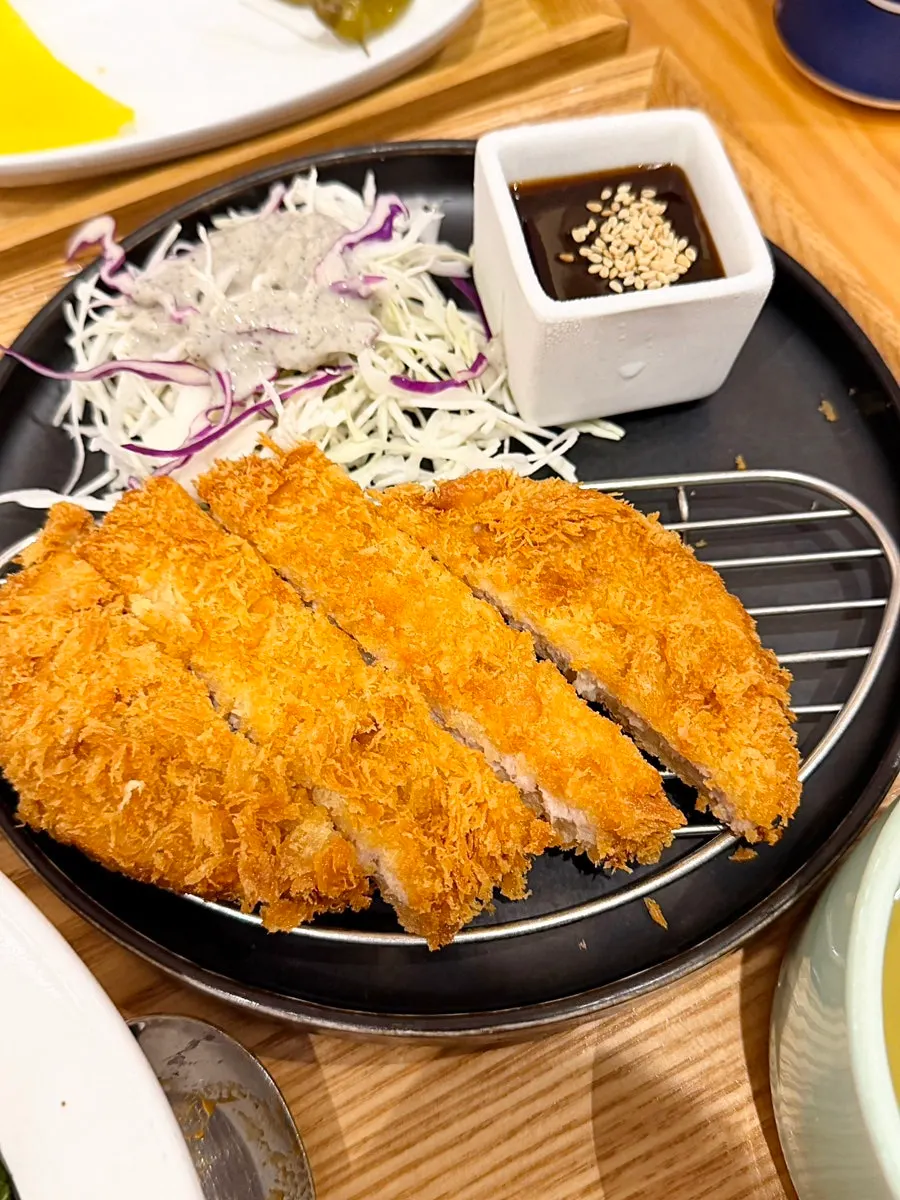 깻잎을 곁들인 들기름 메밀소바