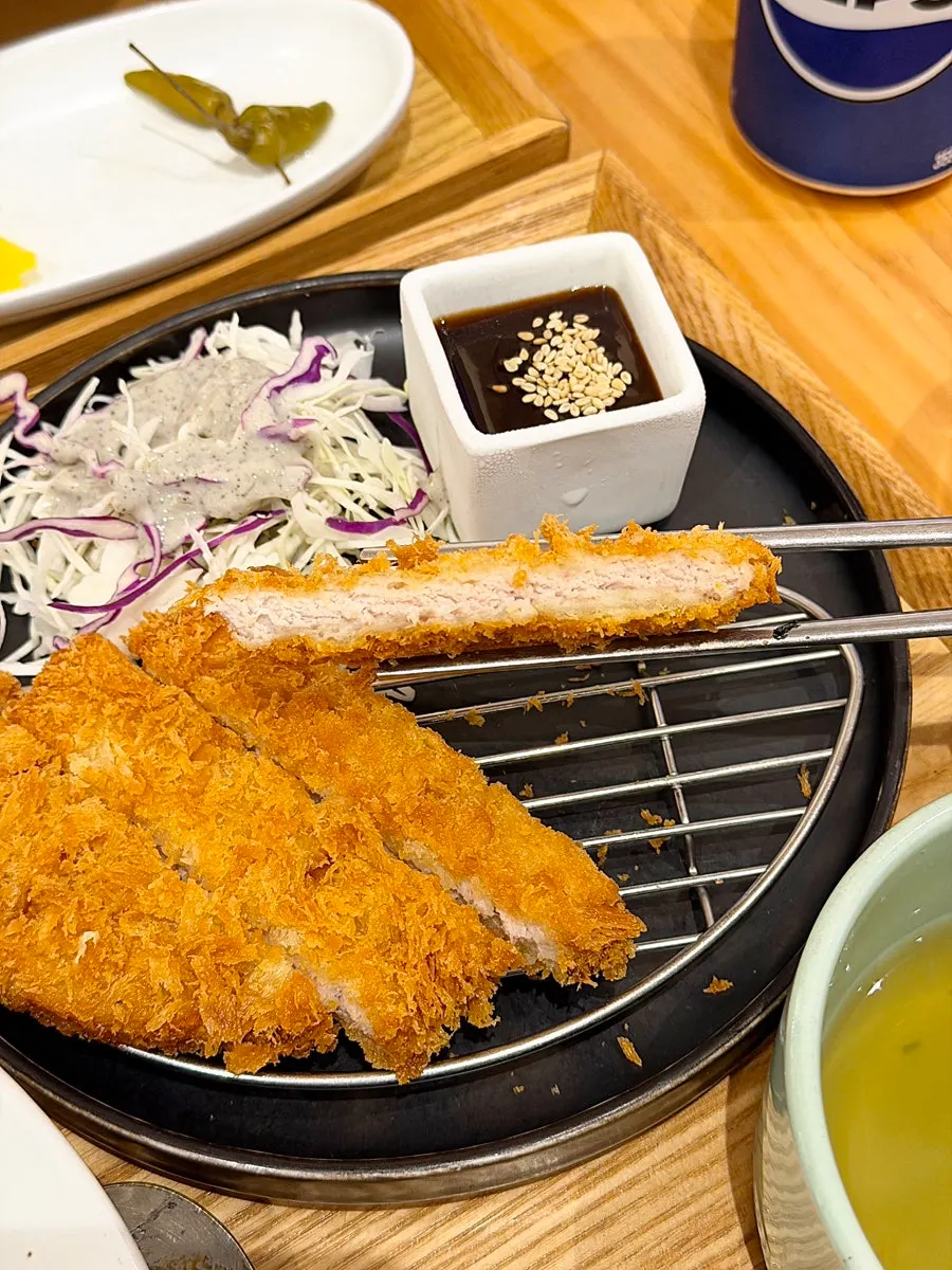 쫄깃한 쫄면 면발과 아삭한 야채