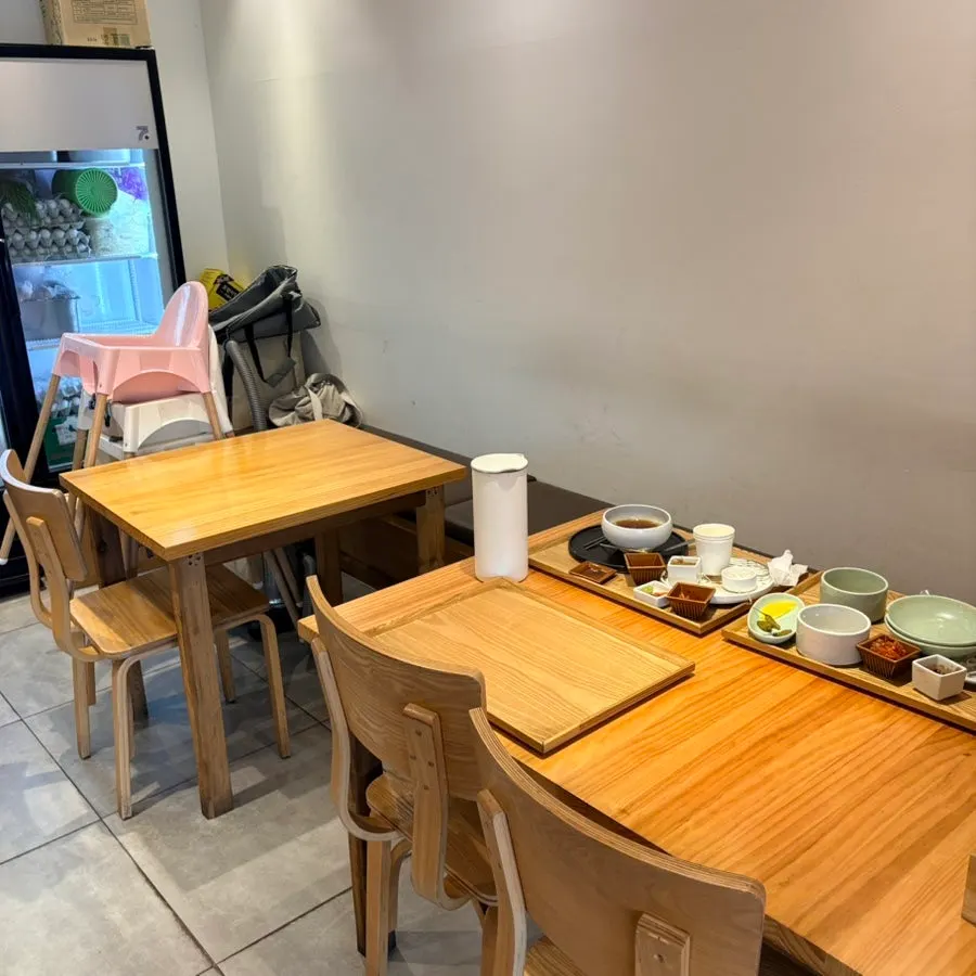 พื้นที่จอดรถริมถนนหน้าร้าน Chilseong Jemyeonso Suji Main Branch