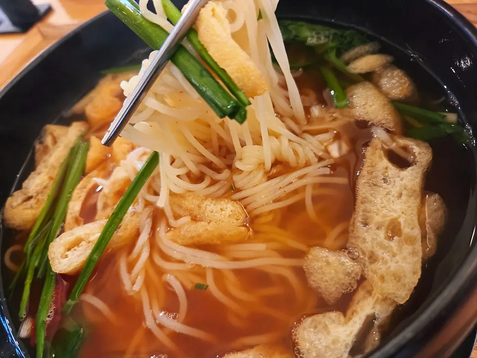 Spicy broth with fresh noodles