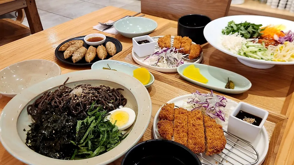 Noodle menu board at Chilseong Jemyeonso Suji Main Branch