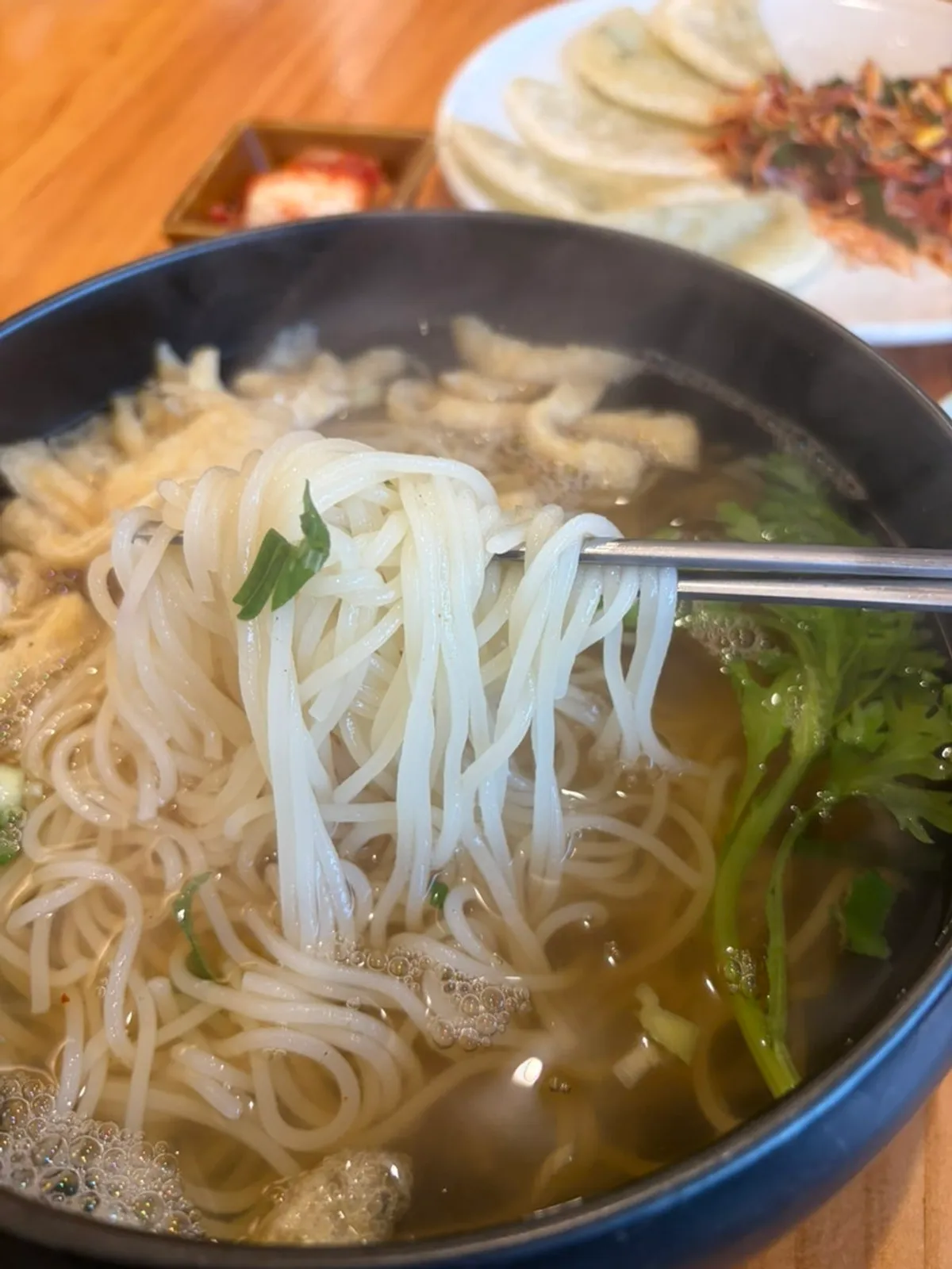 탱글탱글한 생면국수 면발
