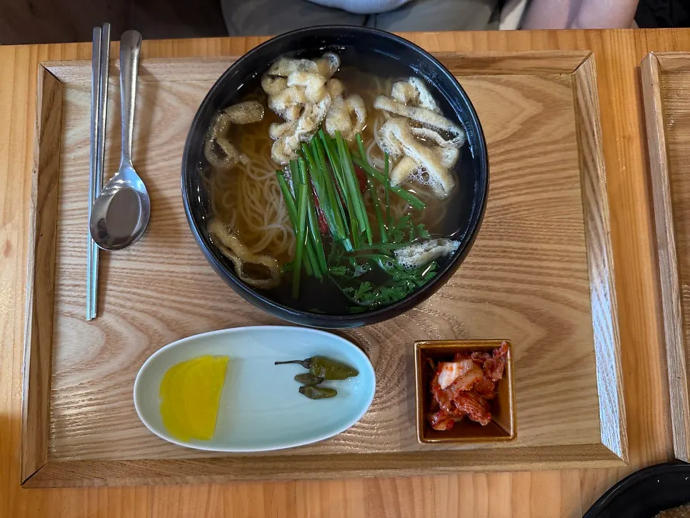 Dining table at Chilseong Jemyeonso Suji Main Branch