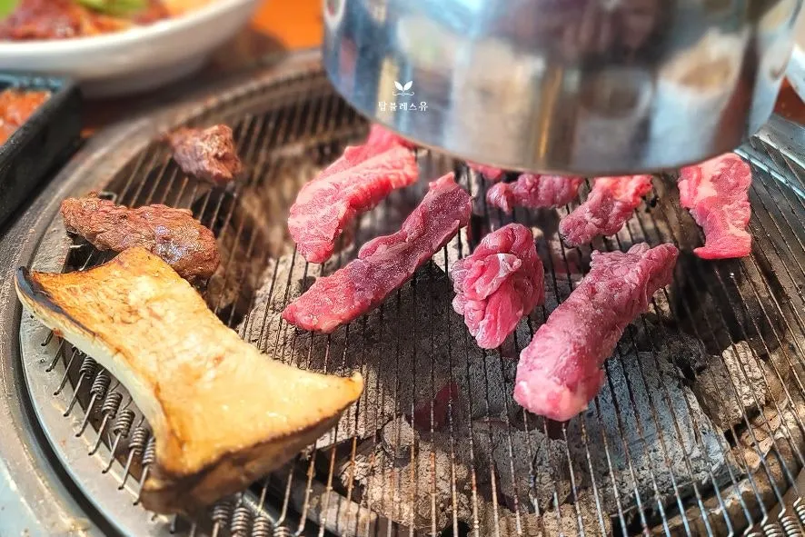 A family dining table at the Chimsan-dong beef restaurant