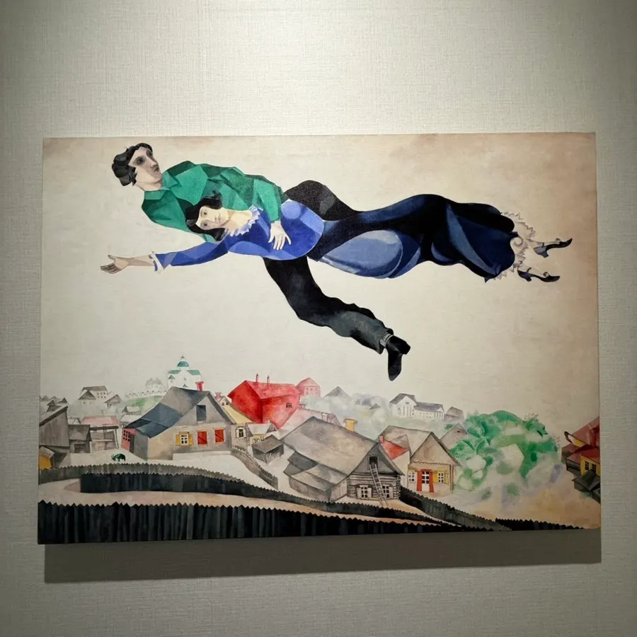 작은 미술관 같은 통로 장식