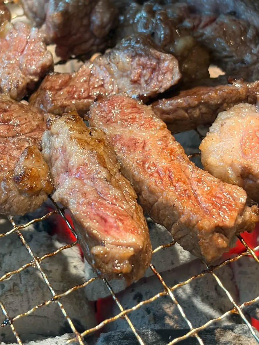 Grilled half-plate of flower short rib