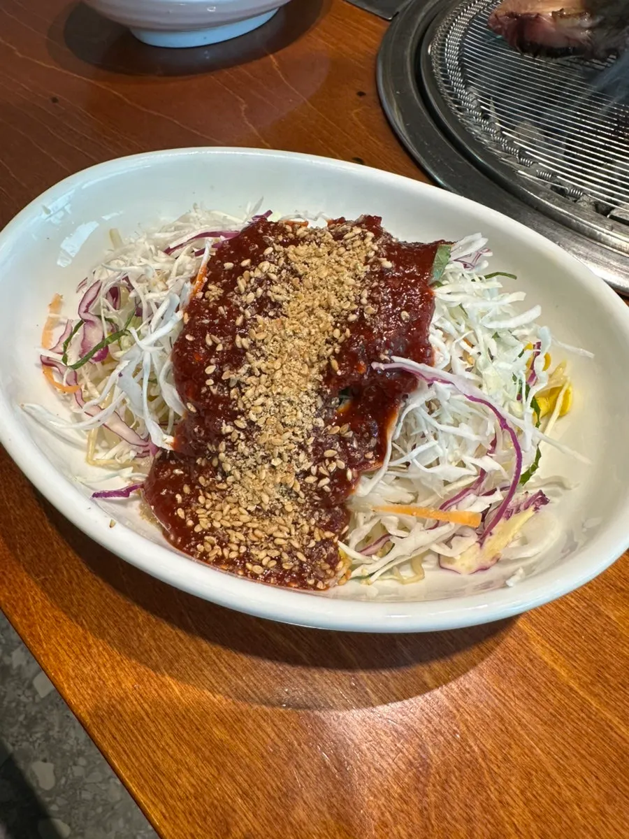 야채가 듬뿍 올라간 쫄면