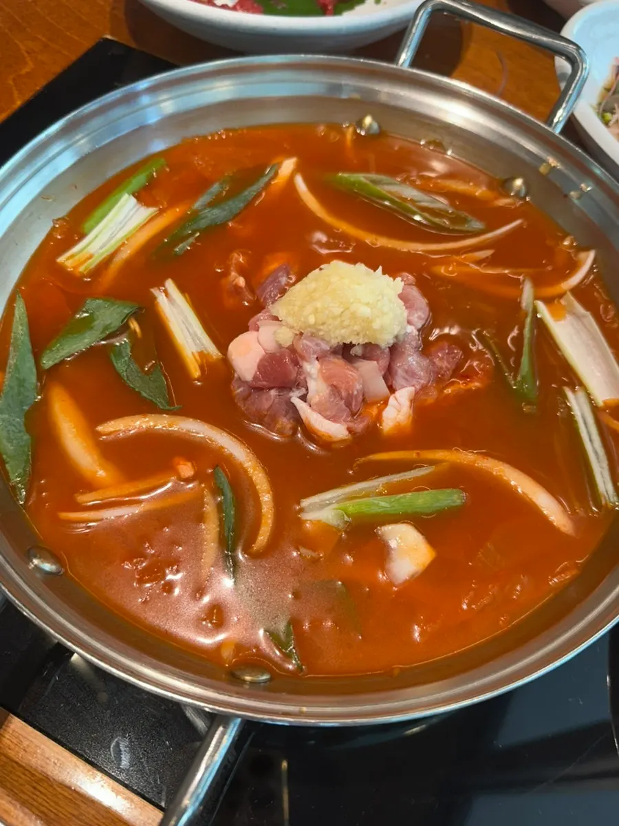 돼지고기 듬뿍 들어간 돼지김치찌개