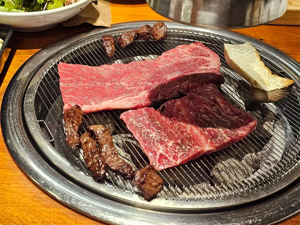 미디움웰던으로 구워진 안창살