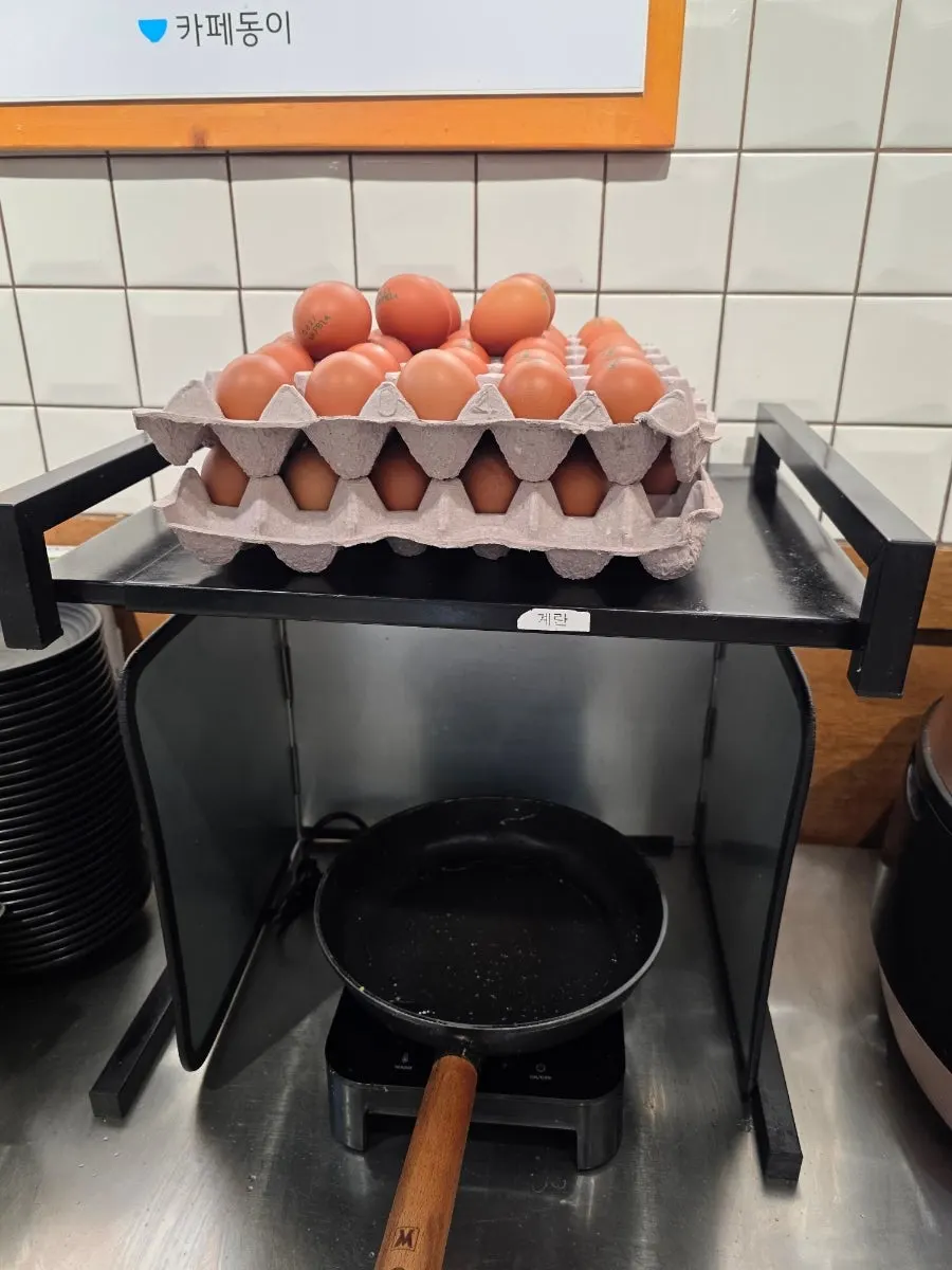 Corner offering free eggs
