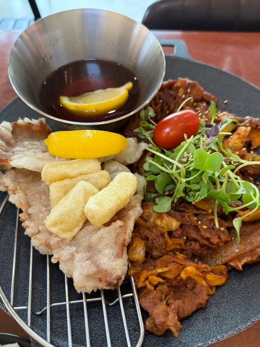 Smoky jeyuk bokkeum and yeast-aged tangsuyuk