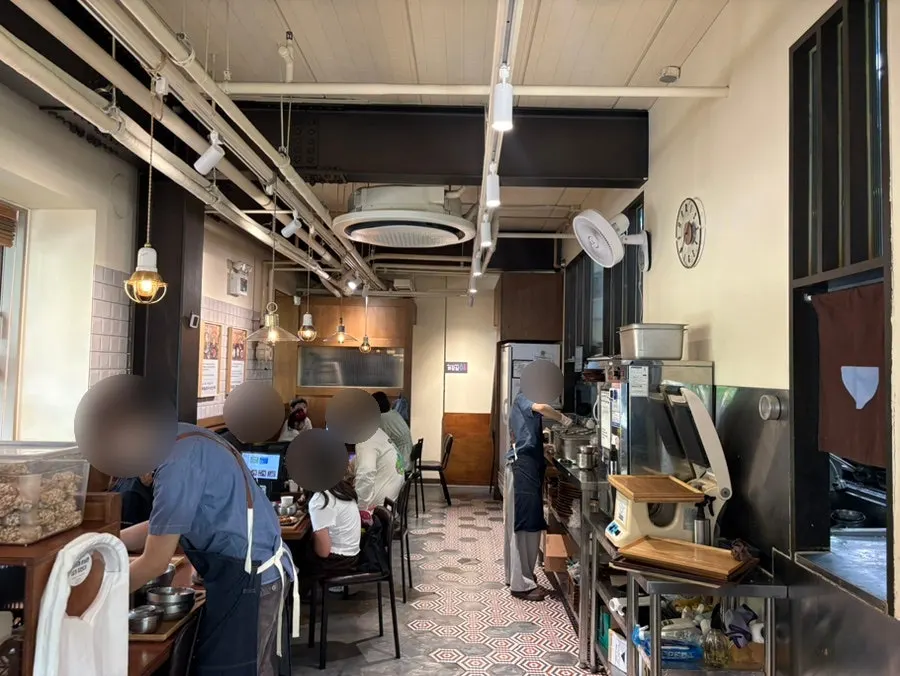 Parking registration notice at Cafe Dongyi Chimsan Branch