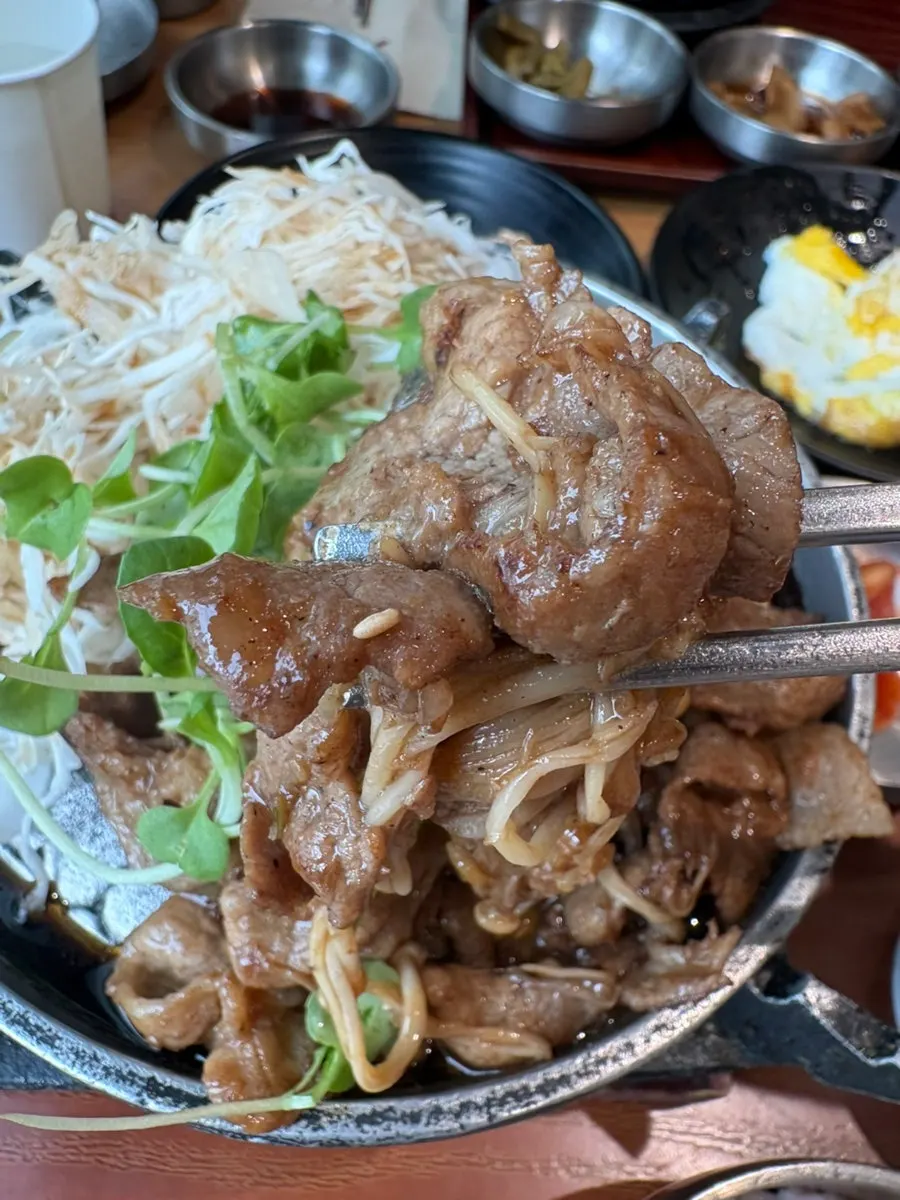Jeyuk hanjeongsik set at Cafe Dongyi Chimsan Branch