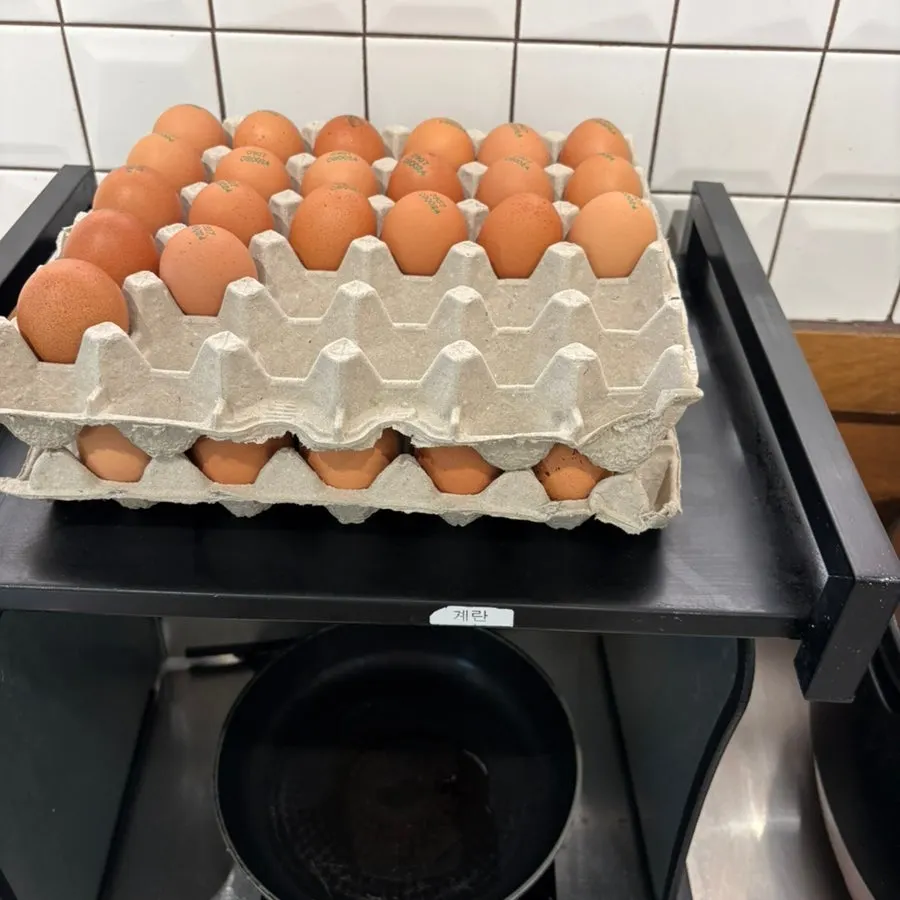 Self-fried egg served with rice
