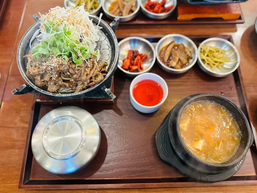 동이 직화불고기 한정식 밥상 상차림