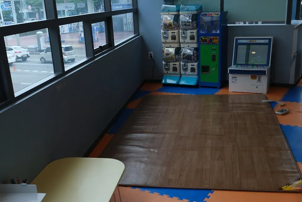Small playroom where kids can sit and play