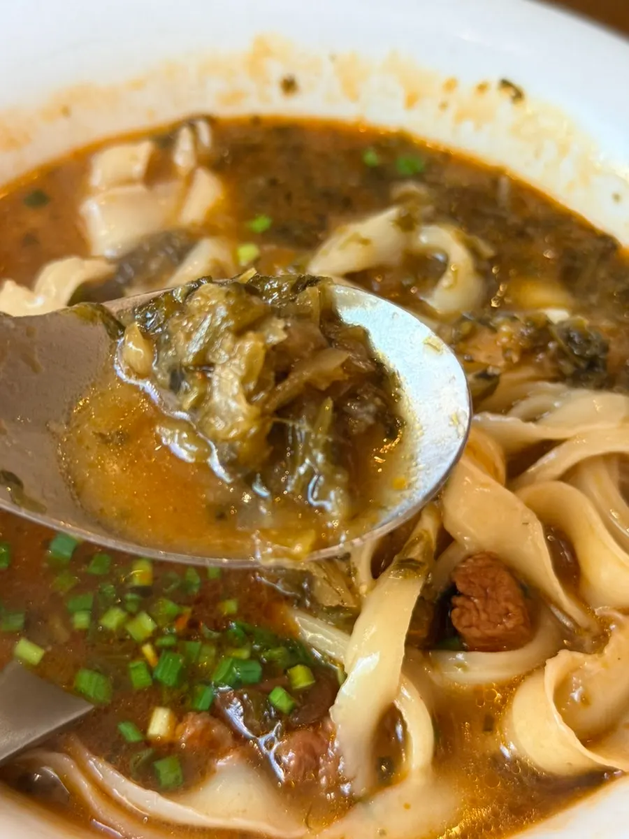 A bowl of Cheonghwaweon's beef knife-cut noodles
