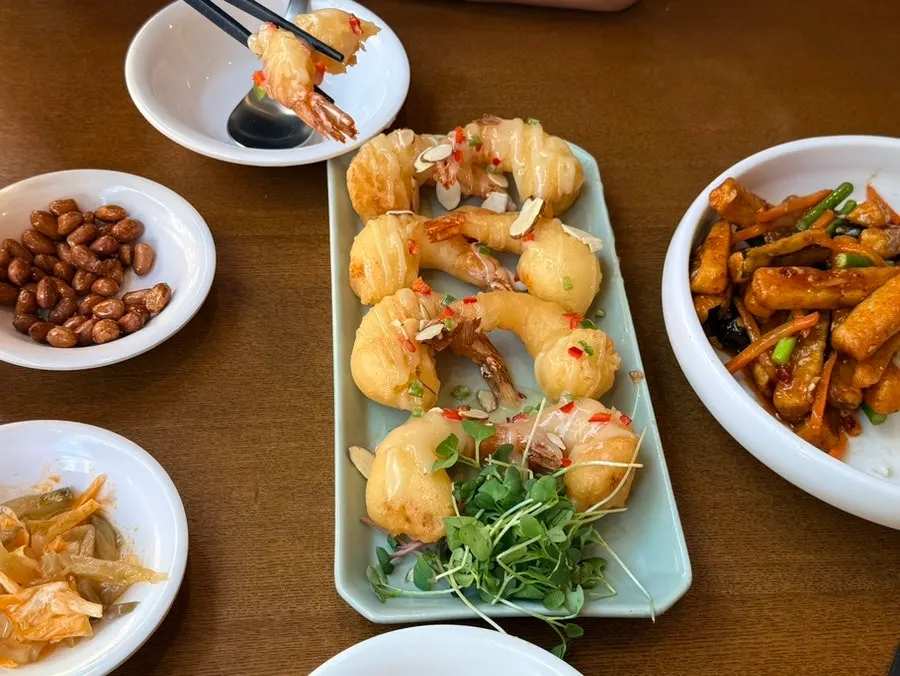 Table at Cheonghwaweon with a distinctly Taiwanese atmosphere