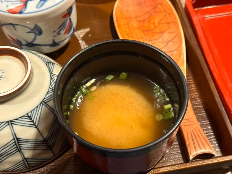 Side dishes served alongside the hitsumabushi set