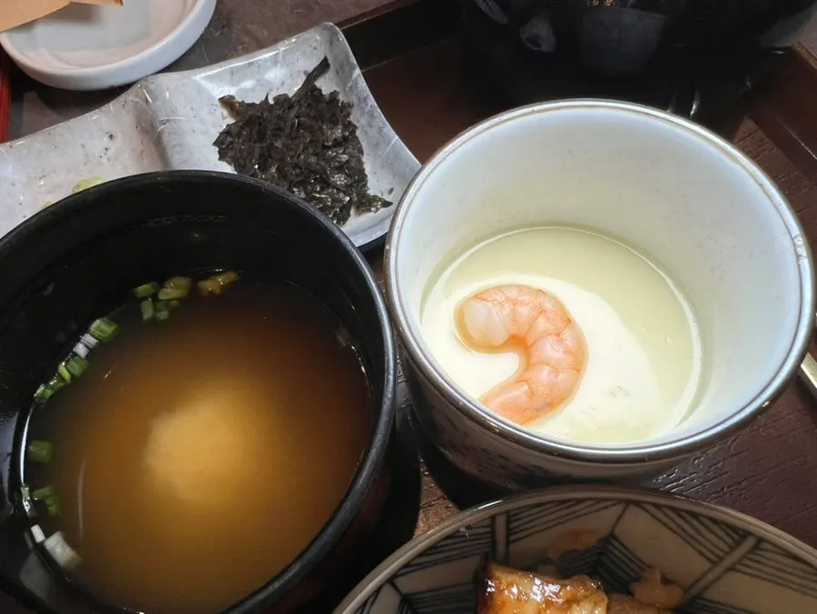 추가한 밥과 남은 장어