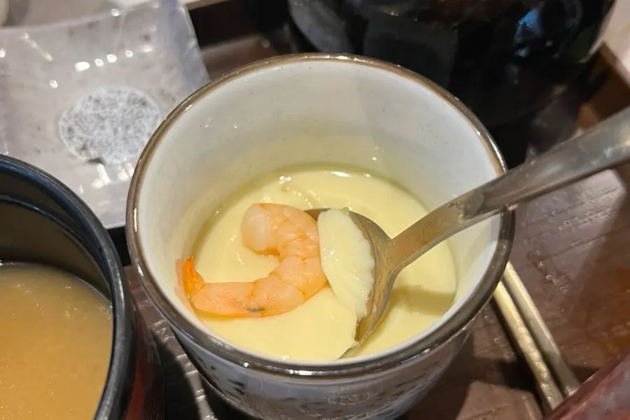 리뷰 이벤트로 받은 연어장 두 피스