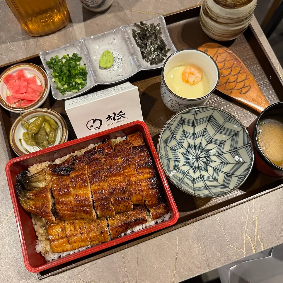타래소스를 바른 자포니카 민물장어