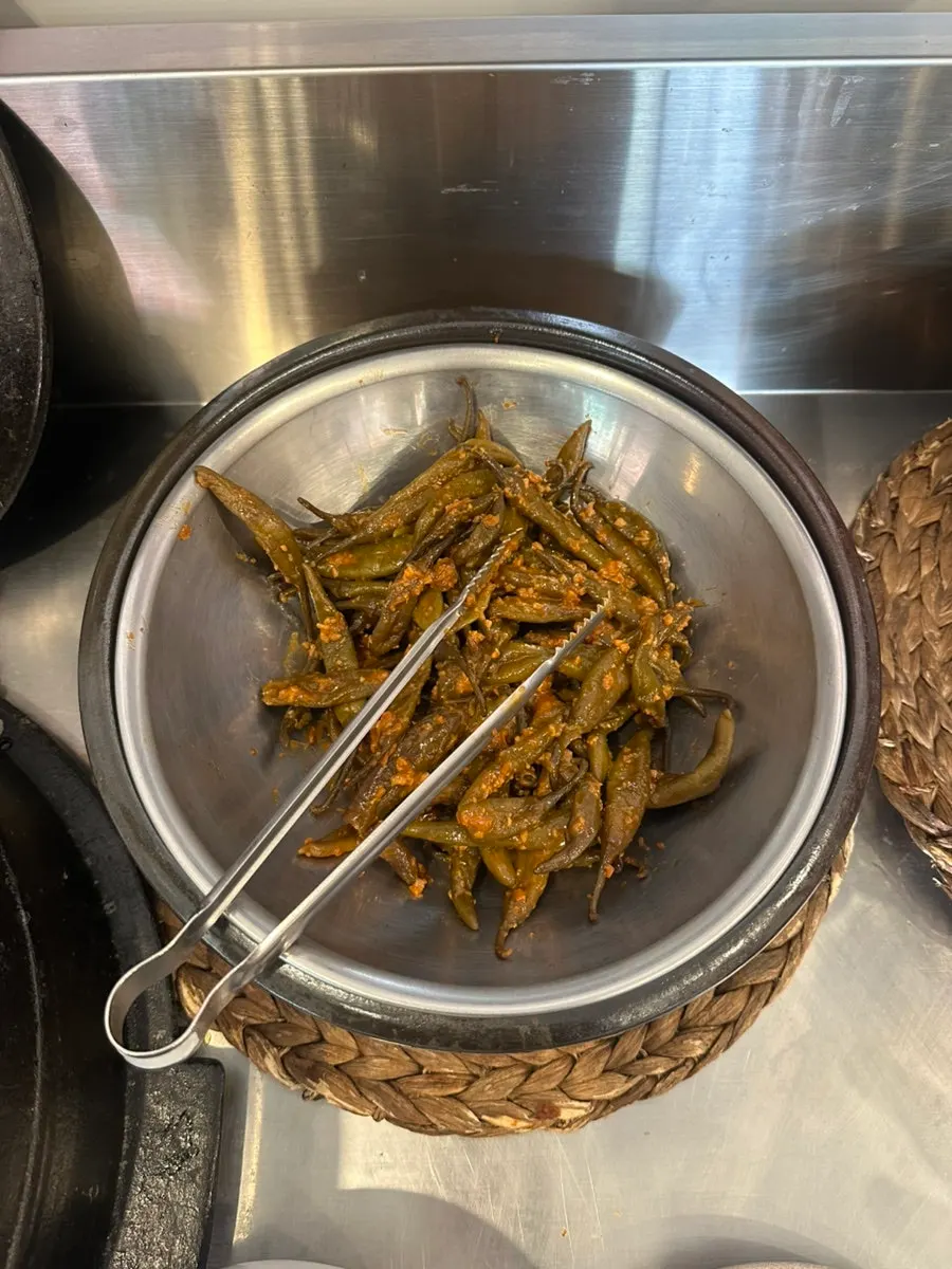 Self-bar for rice and side dishes