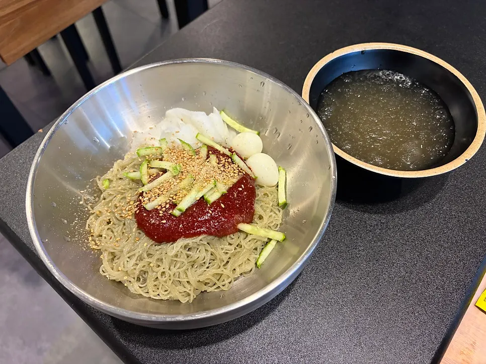 이것저것 올려 먹기 좋은 큼직한 꽃목살
