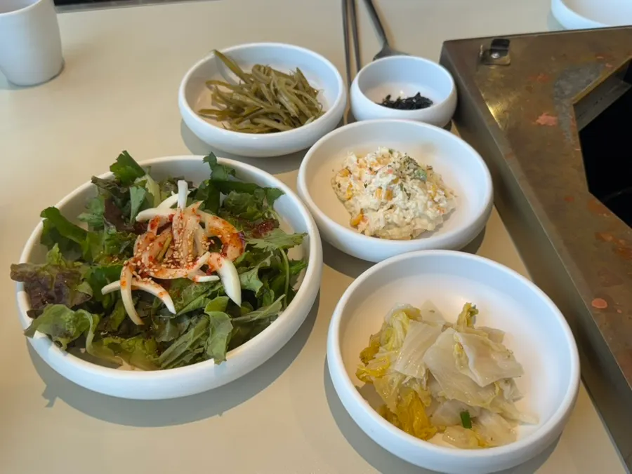 초대창 백석점 밑반찬 한상 차림