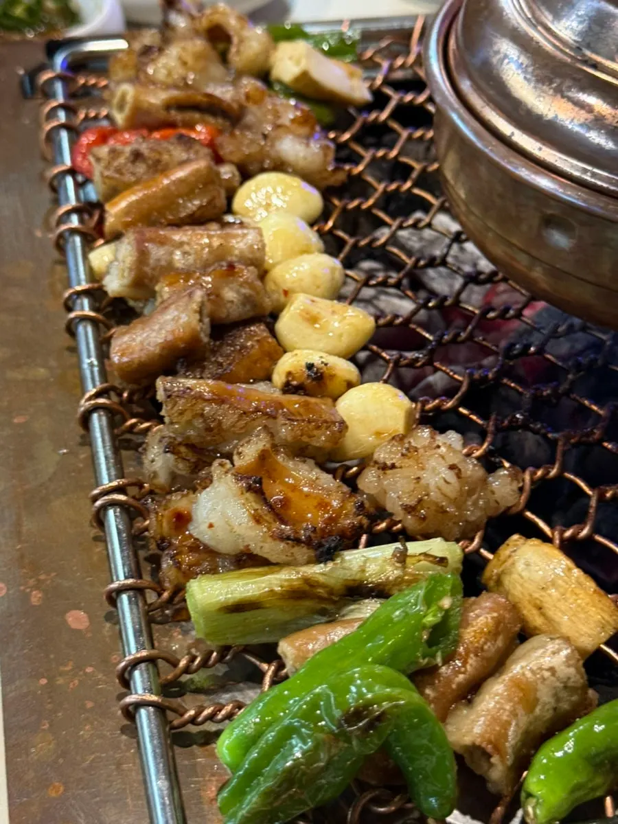 Vertical photo of grilled gopchang at Chodaechang Baekseok Branch