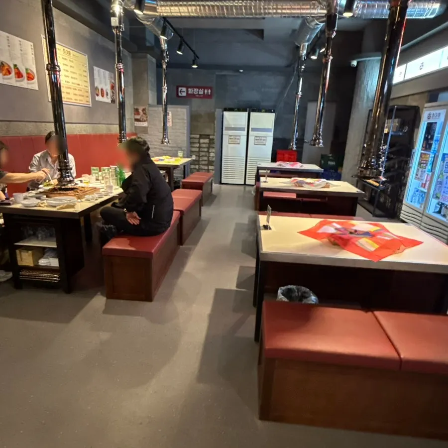 A table set with a wrapping cloth at Chodaechang Byeollae Branch