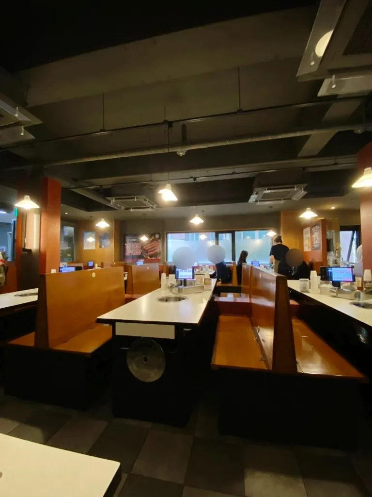 은은한 조명의 초대창 당산역점 홀