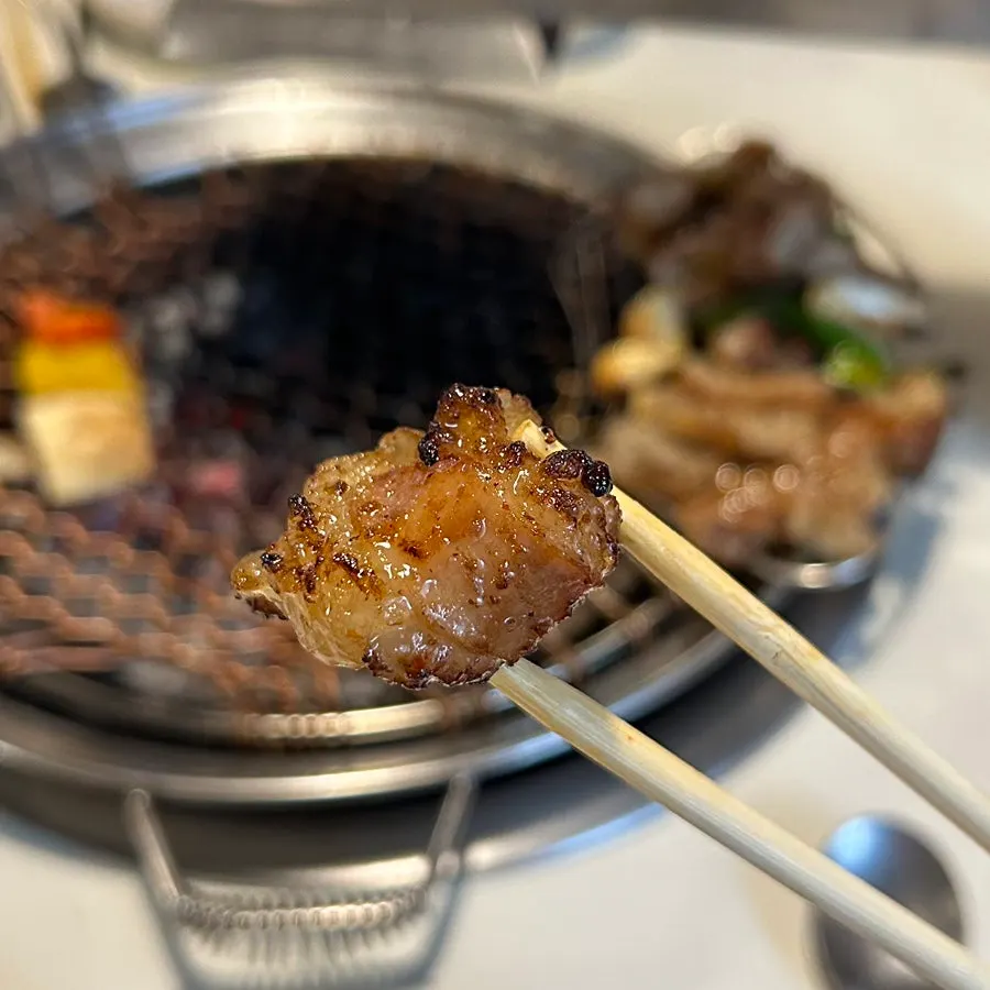 통실통실한 대창 한 점 클로즈업