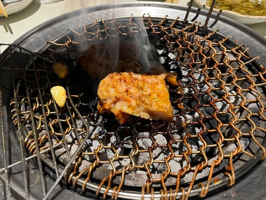 추가 주문한 특양구이와 한우대창