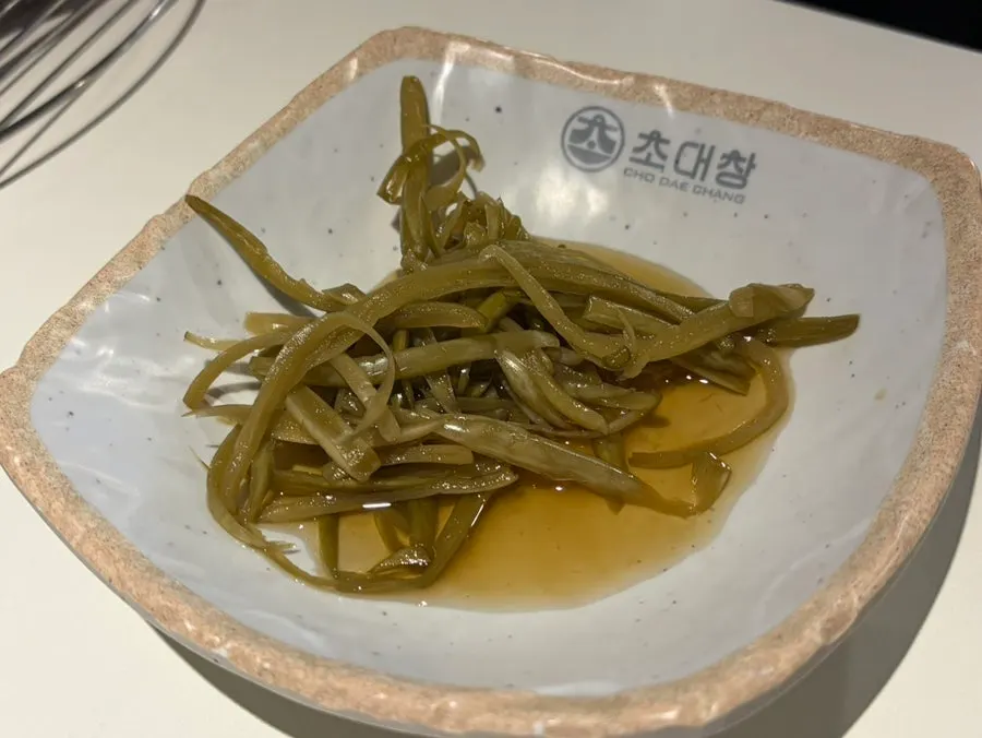 대창과 잘 어울리는 상추와 장아찌 반찬