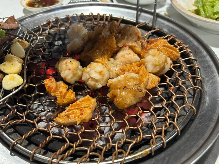 직원이 구워주는 대창과 특양